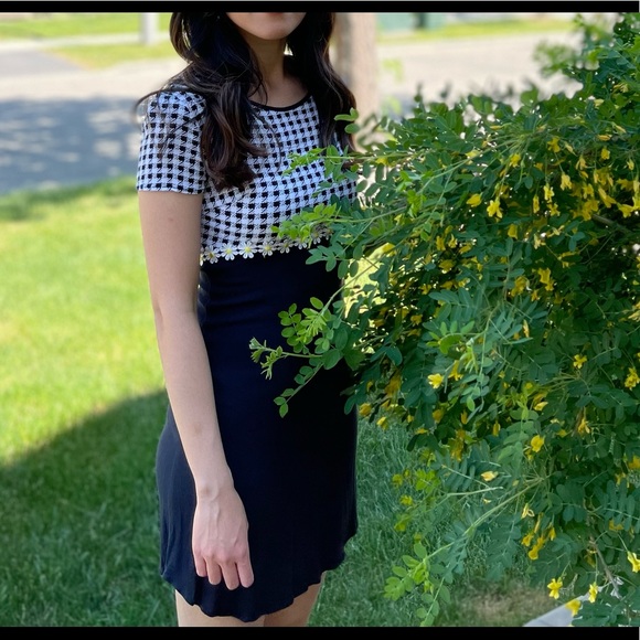 Urban Outfitter Daisy Gingham Short Sleeve Mini Dress - Picture 8 of 8